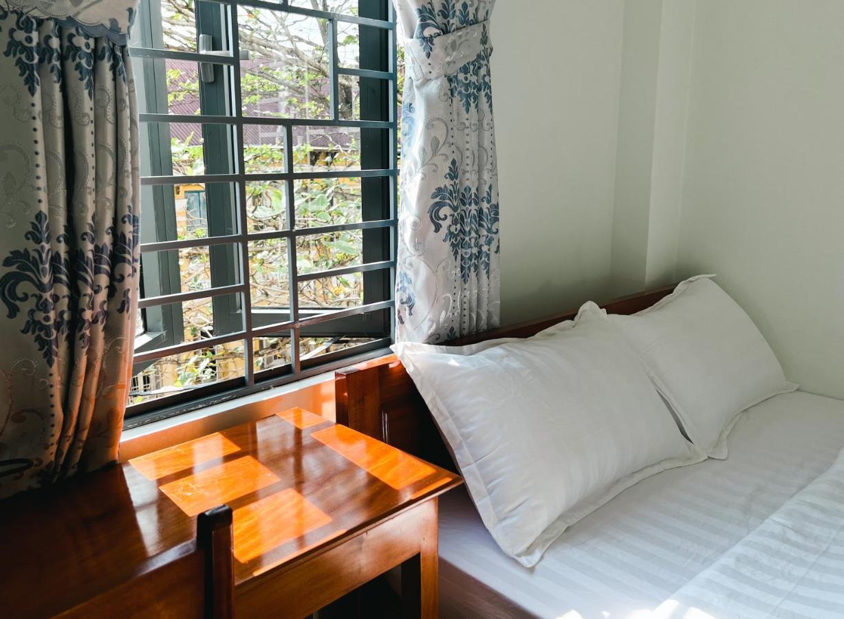 Mini Hotel Lac Hong Hue Bagian luar foto
