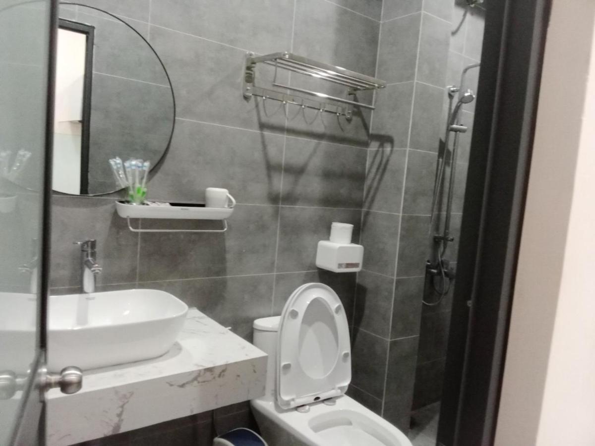 Mini Hotel Lac Hong Hue Bagian luar foto