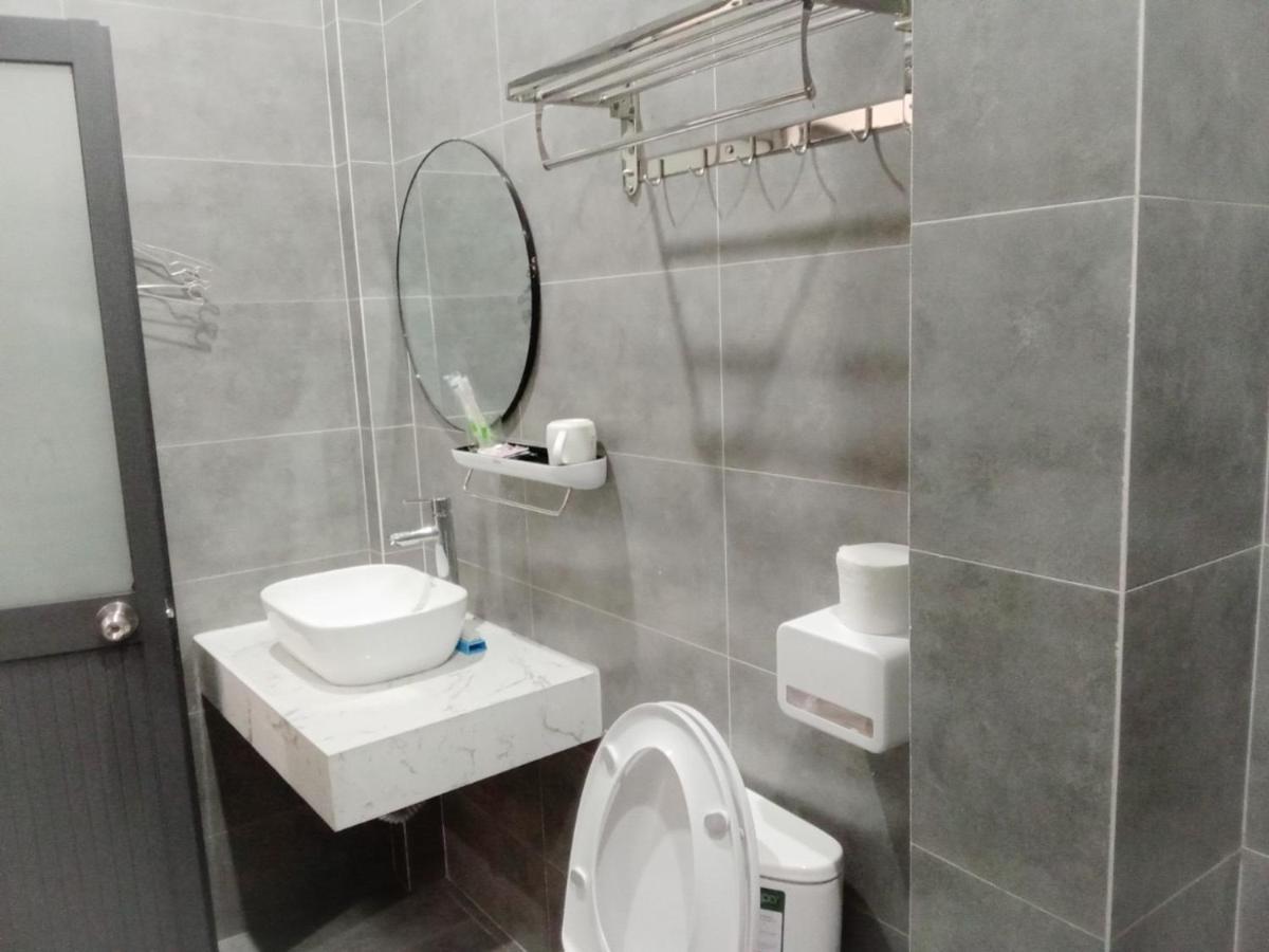 Mini Hotel Lac Hong Hue Bagian luar foto